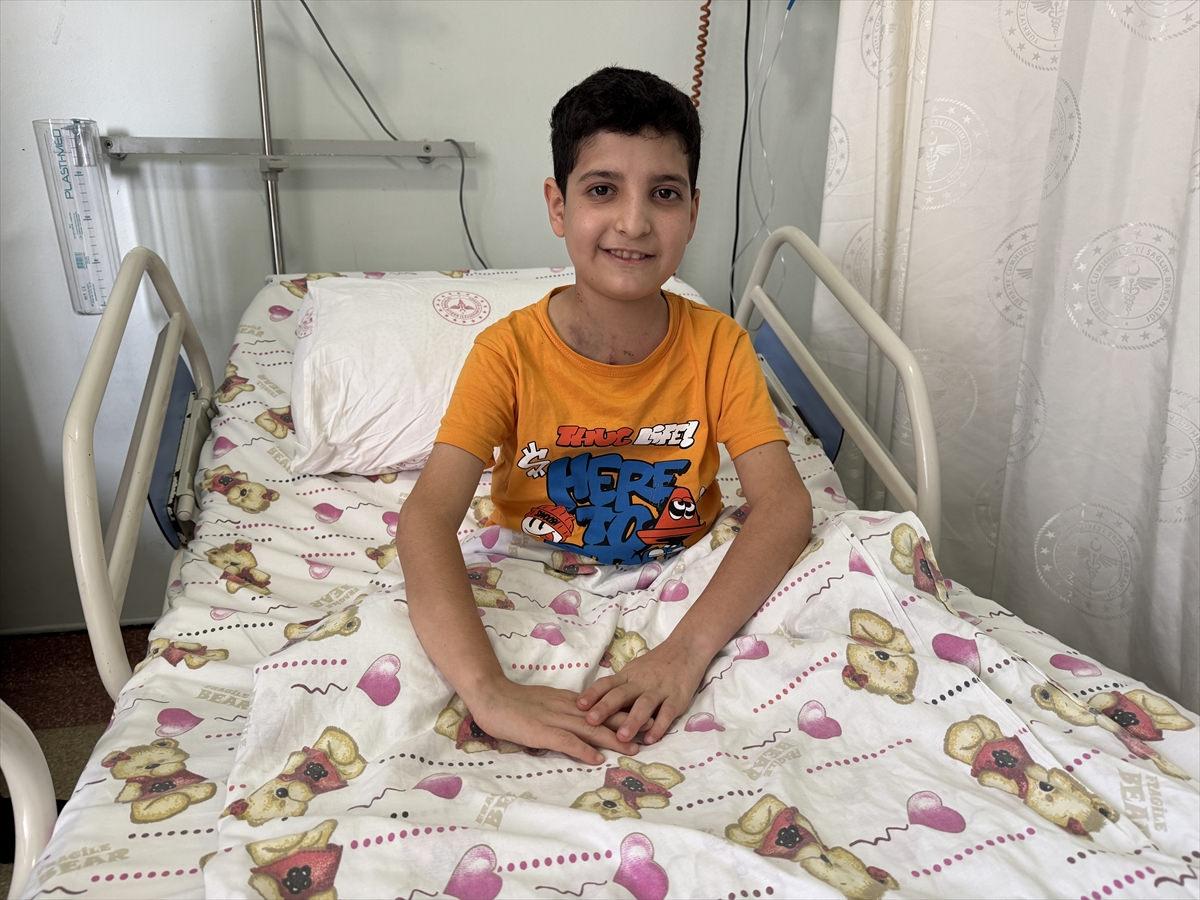 Kalbi Duran 11 Yaşındaki Azat, Zorlu Ameliyatla Hayata Döndü