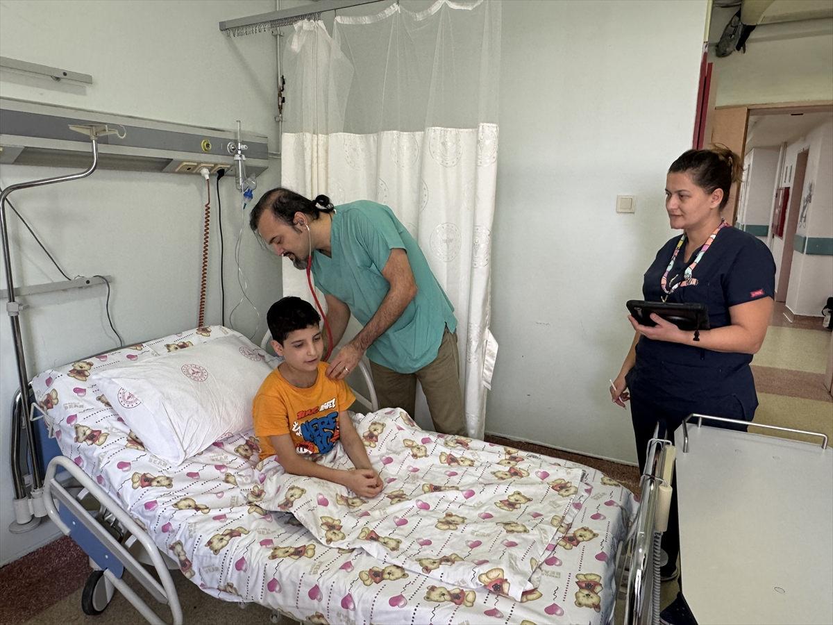 Kalbi Duran 11 Yaşındaki Azat, Zorlu Ameliyatla Hayata Döndü