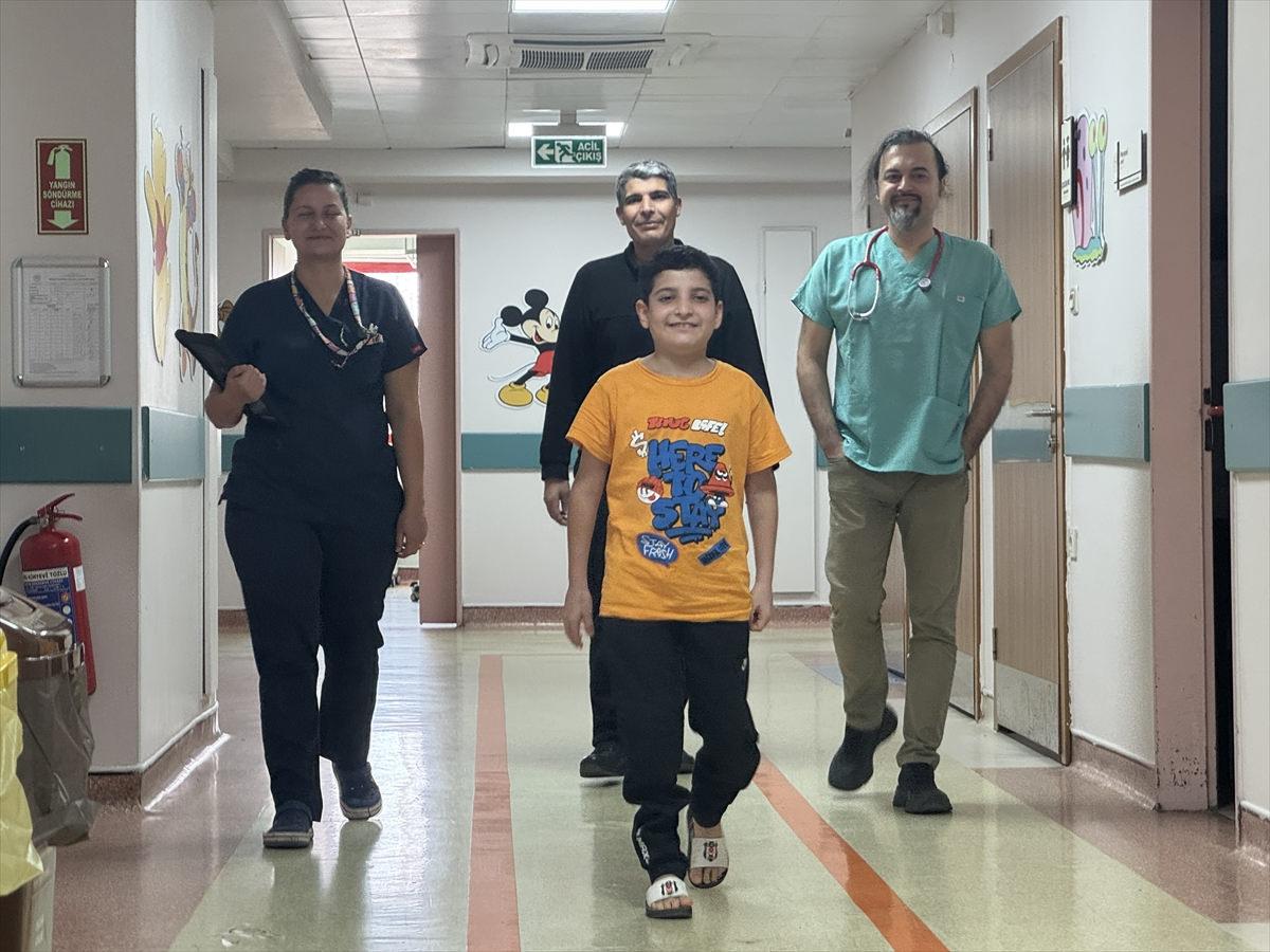 Kalbi Duran 11 Yaşındaki Azat, Zorlu Ameliyatla Hayata Döndü