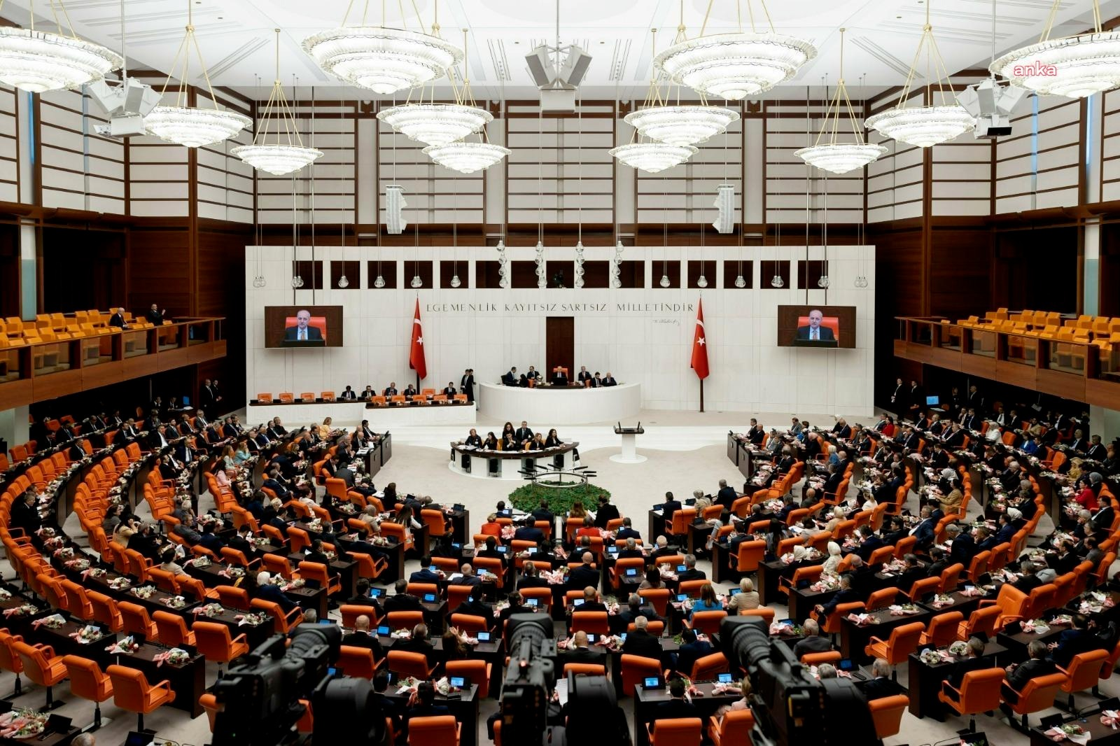 Meclis'te gergin anlar: CHP'den AKP'li Gökçek'e zor soru