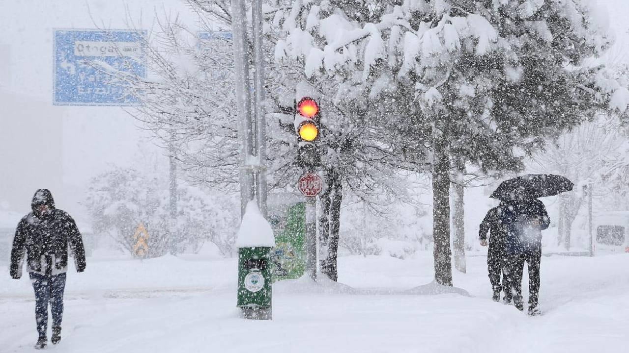 Pazartesi Günü Türkiye'nin 47 Kentinde Yoğun Kar Yağışı Bekleniyor