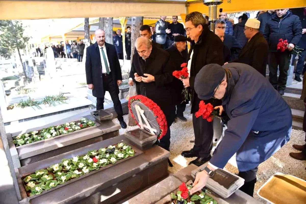 SANKO'nun Kurucusu Sani Konukoğlu, mezarı başında anıldı