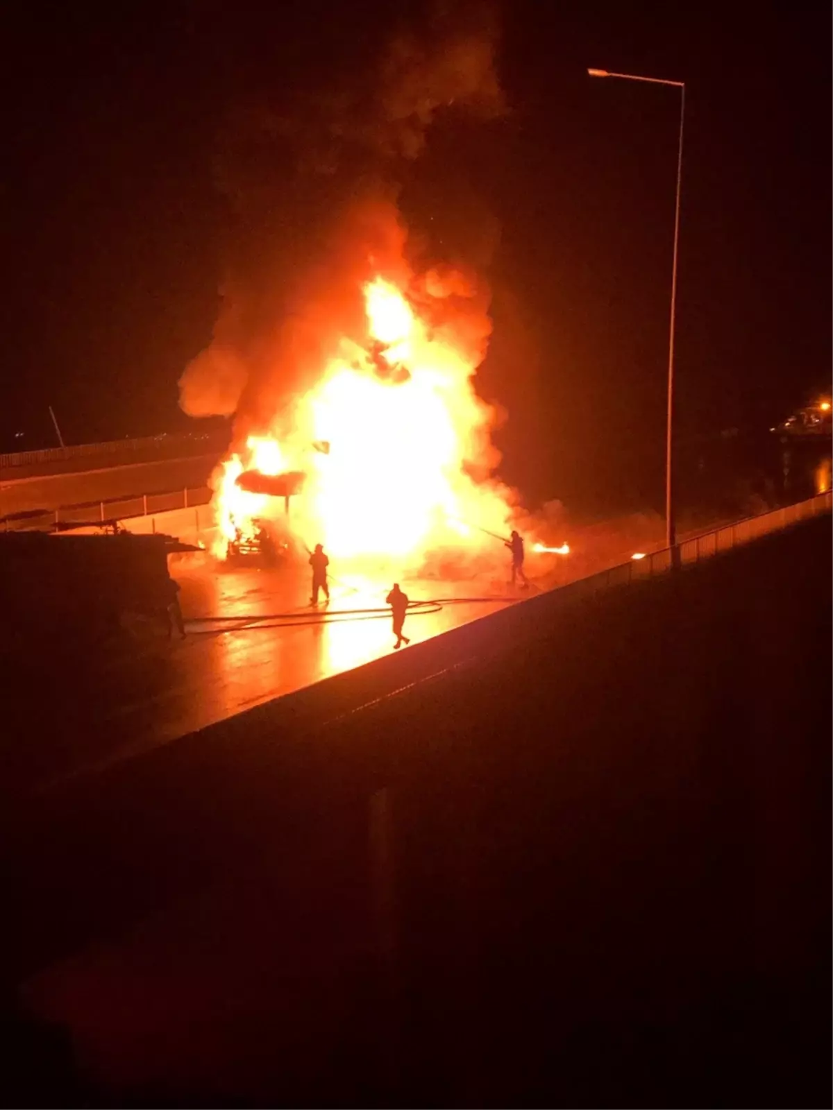 TAG Otoyolu'nda Tır Yangını