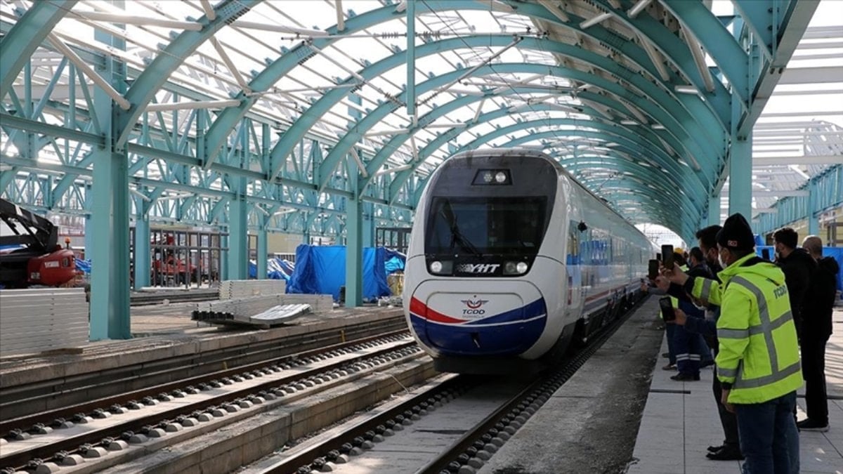 Türkiye'nin Demir Yolu Altyapısına 261 Milyar Liralık Büyük Yatırımı 2026-2032