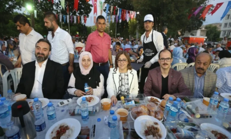 Oğuzeli iftar sofrası - Oğuzeli'nde İftar Sofrası: Birlik Vurgusu