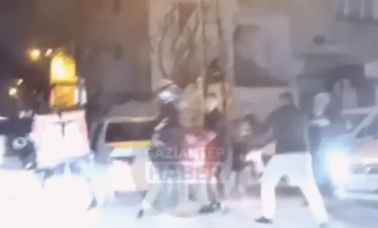 trafik gerilimi - Gaziantep'te Trafik Gerilimi: Yol Verme Kavgası