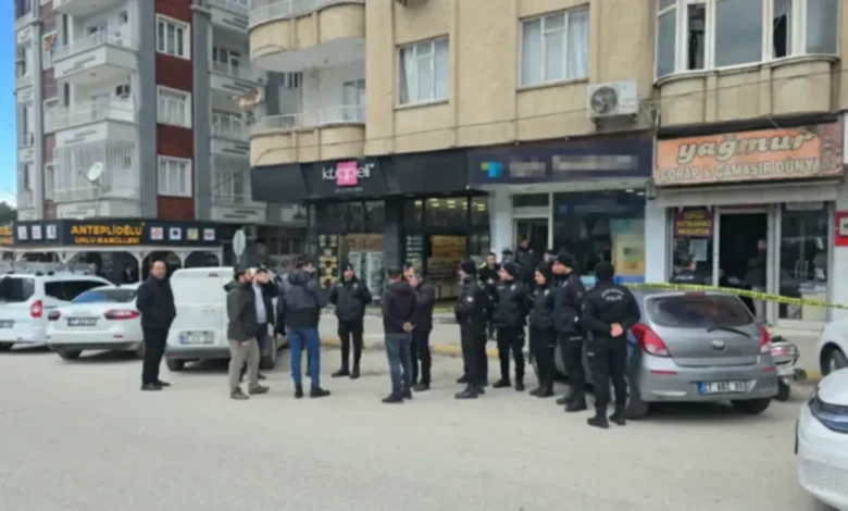 Nizip borç öfkesi - Nizip Borç Öfkesi: Telefoncuda Silahlı Kavga