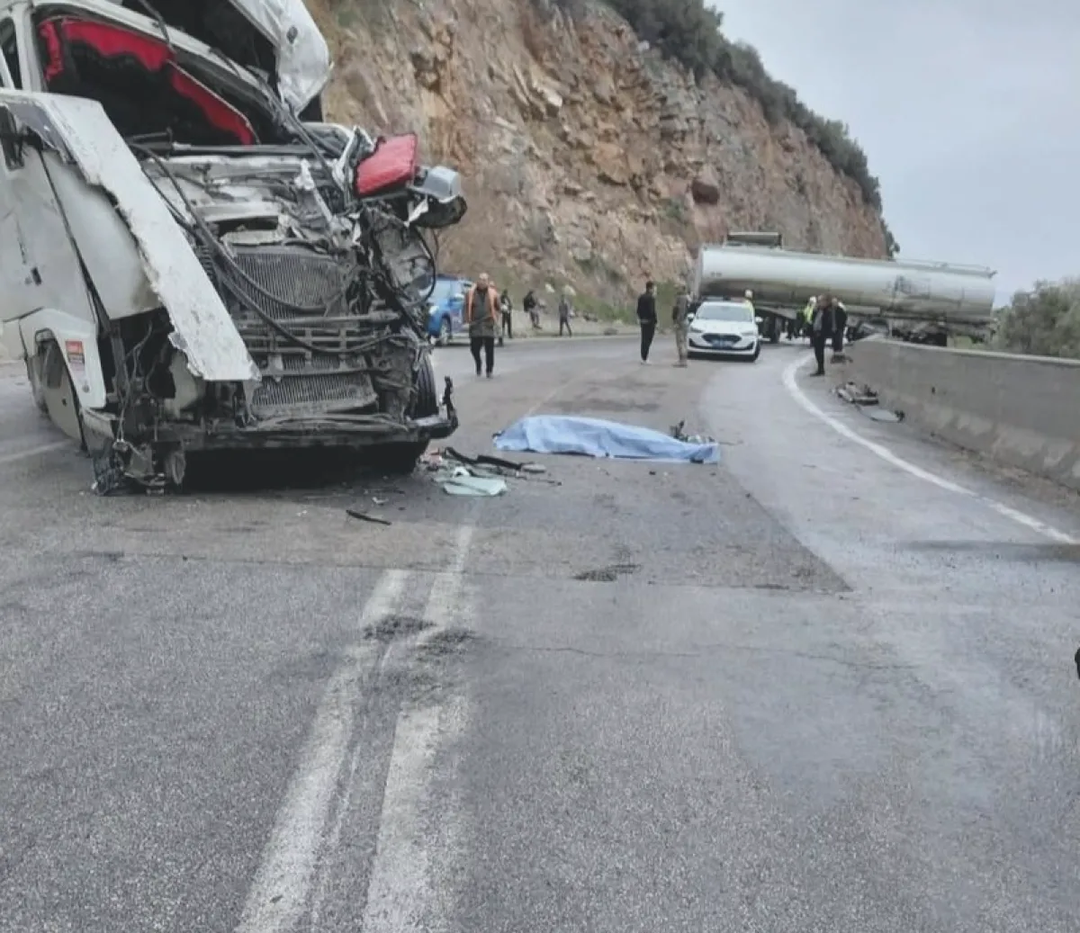 Nurdağı'nda Tır Kazası: Can Pazarı