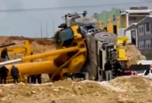 vinç devrildi - 5. OSB'de Vinç Devrildi: Panik ve Şok Yaşandı