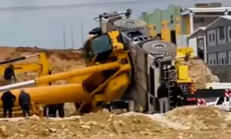 vinç devrildi - 5. OSB'de Vinç Devrildi: Panik ve Şok Yaşandı