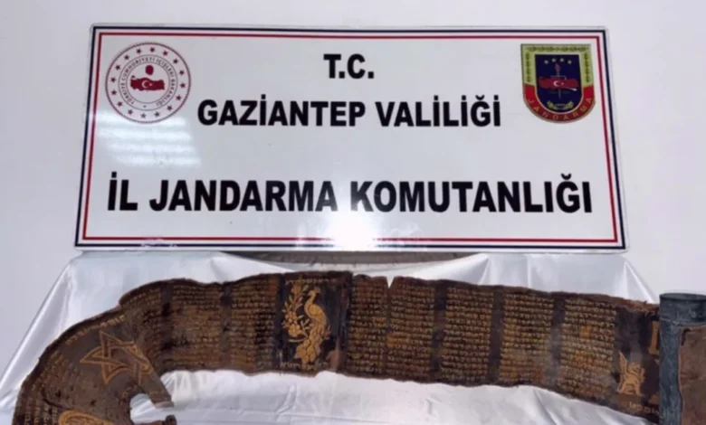 Altın Yazmalı Kitap - Altın Yazmalı Kitap Ele Geçirildi