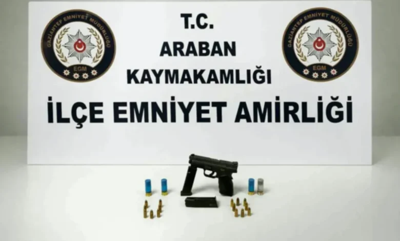 şüpheli araçtan silah - Araban'da Şüpheli Araçtan Silah Çıktı