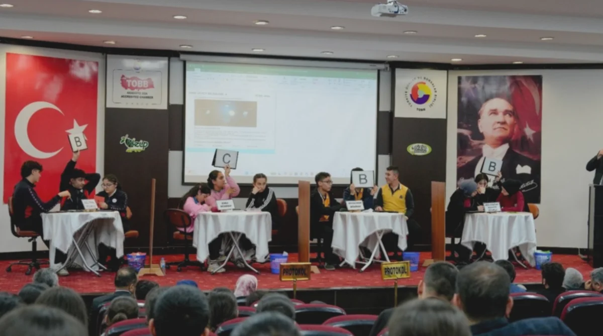 Bilgi Yarışı Heyecanı Nizip'te Zirvede