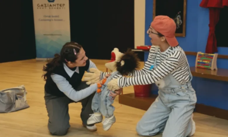 çocuklar tiyatro bayram - Çocuklar Tiyatroyla Coşuyor: Gaziantep'te Bayram Şenliği