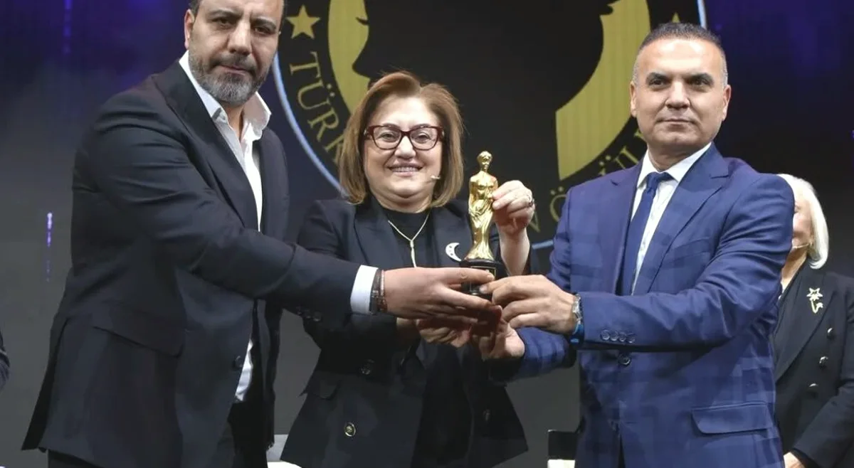 Fatma Şahin'den İlham Veren Kadın Liderlik Ödülü