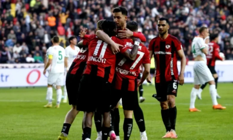 Gaziantep FK kritik gece - Gaziantep FK'da Kritik Gece: Yeni Hoca, Yeni Umutlar?