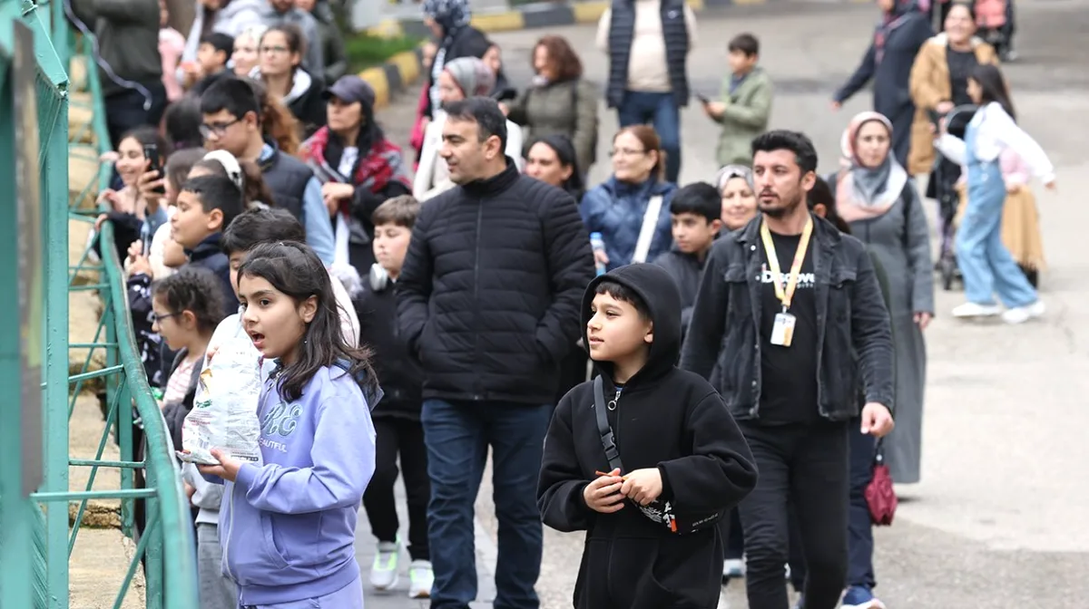 Gaziantep Hayvanat Bahçesi Rekor Ziyaretçi Ağırlıyor