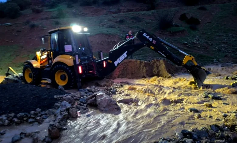 Dere Taşkınları - Nurdağı'nda Dere Taşkınları: Ekipler Harekete Geçti