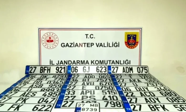 sahte plaka - Sahte Plaka Şebekesi: Gaziantep'te Oto Yıkamada Operasyon