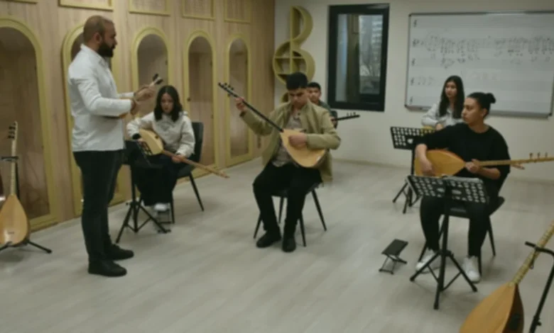 Umut Geçili bağlama - Umut Geçili'den Aşık Veysel İzleri