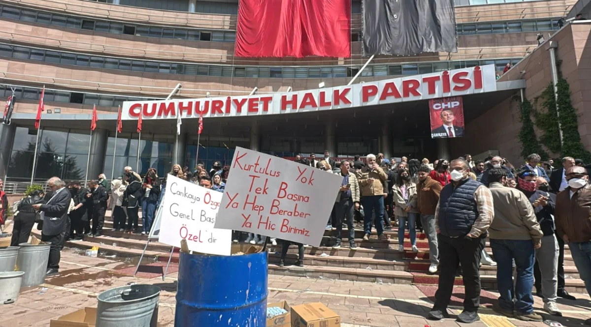 Chp Genel Merkez Gerginlik: CHP'de Kargaşa - Gaziantep Mi...
