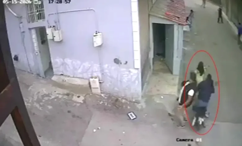 Motosiklet kazası Zeynep - Düztepe'de Motosiklet Faciası: Zeynep H. Ağır Yaralandı