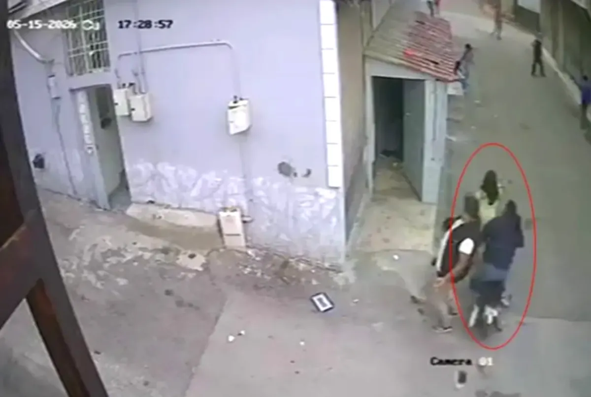 Düztepe'de Motosiklet Faciası: Zeynep H. Ağır Yaralandı