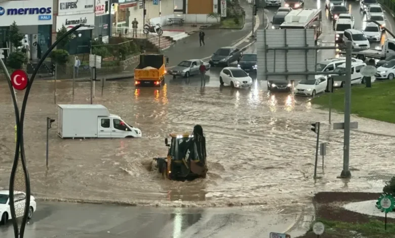 Gaziantep fırtına - Gaziantep'te Fırtına: Yaşam Durdu