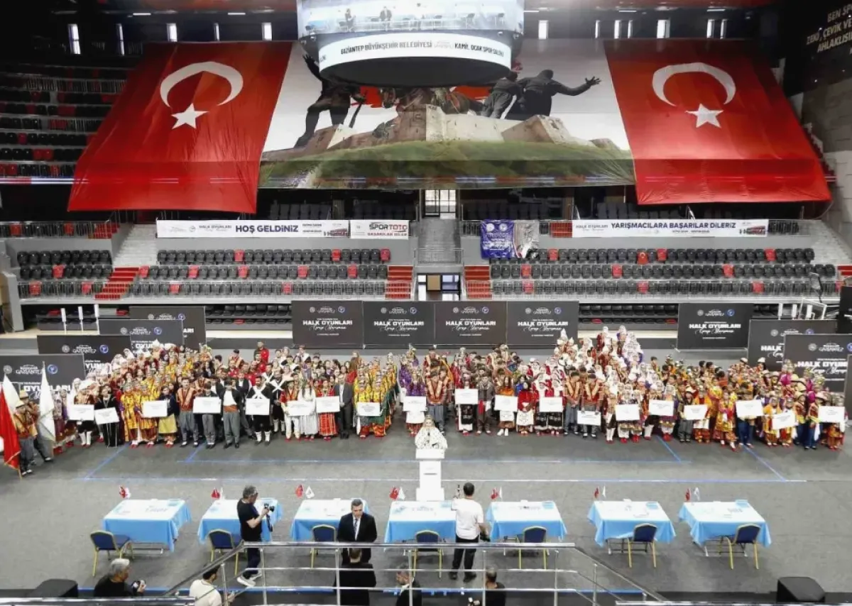 Gaziantep'te Halk Oyunları Coşkusu