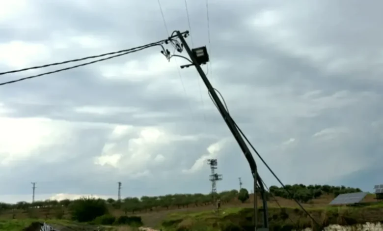 Gaziantep elektrik direği - Gaziantep'te Rüzgar Elektrik Direğini Yamulttu!