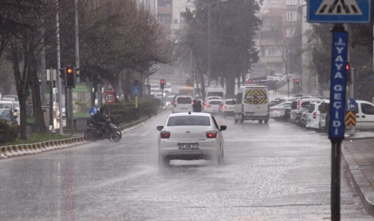 Gaziantep’te Süper Hücre: 60 kg Yağış Yıkımı