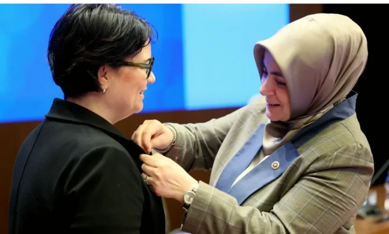kadın kolları geçiş - Kadın Kolları AK Parti'ye Geçti