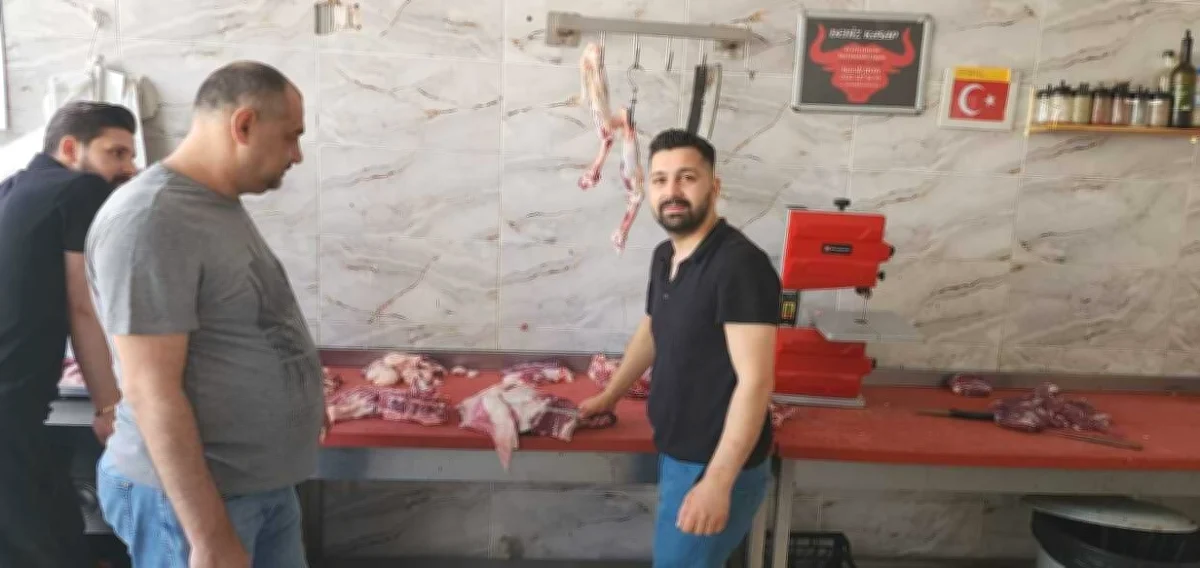 Kurban Eti Ayıklama: Kurban Etleri Emanet - Burak Usta Ya...