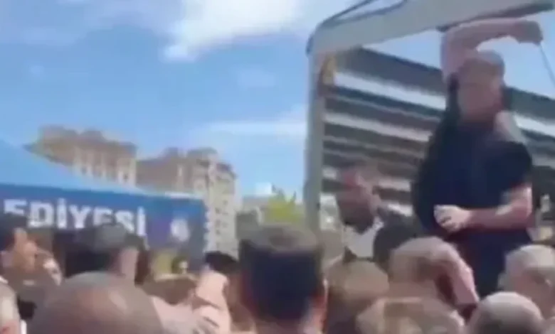 kurban satış alanı - Kurban Satış Alanında Kavga: Müşteri Paylaşımı Tartışması