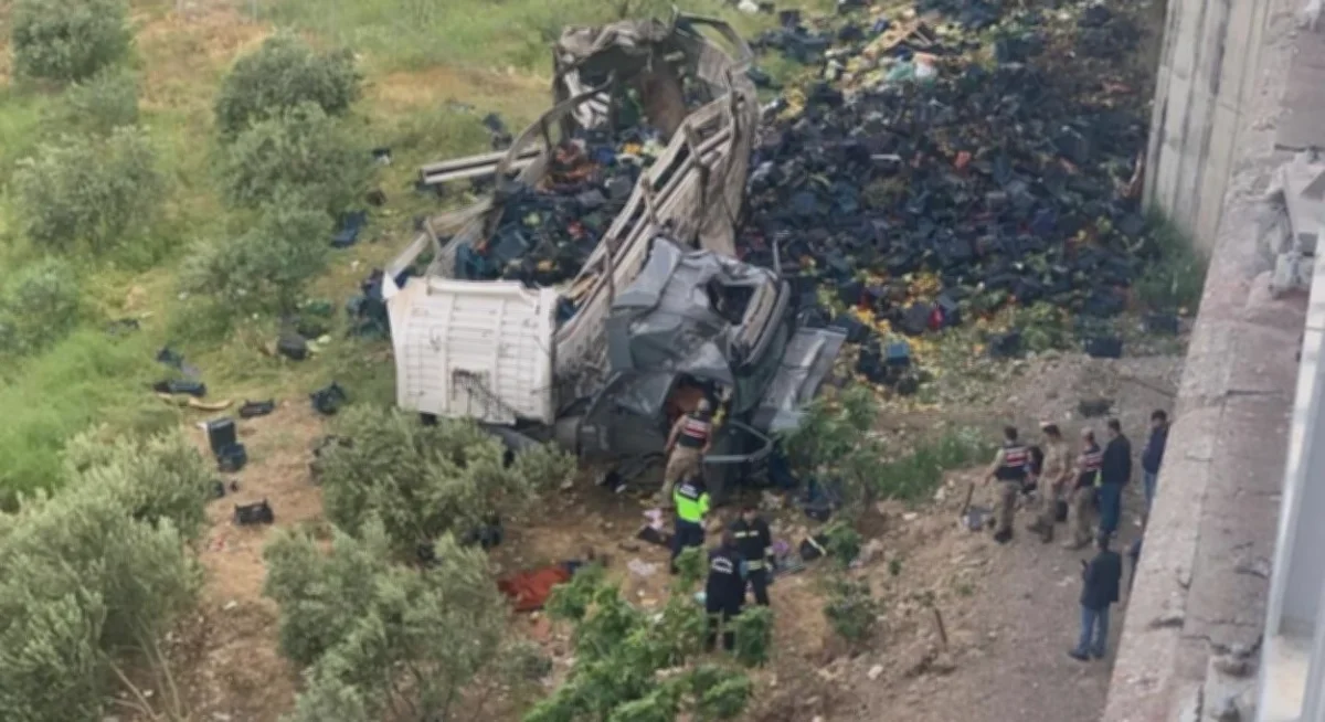 Nurdağı Trafik Kazası: Nurdağı Viyadüğü'nde Sebze Tırı Fa...