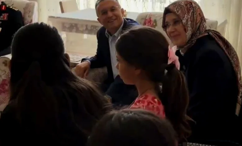 Çocuk Evleri Bayram - Validen Çocuk Evlerine Bayram Ziyareti