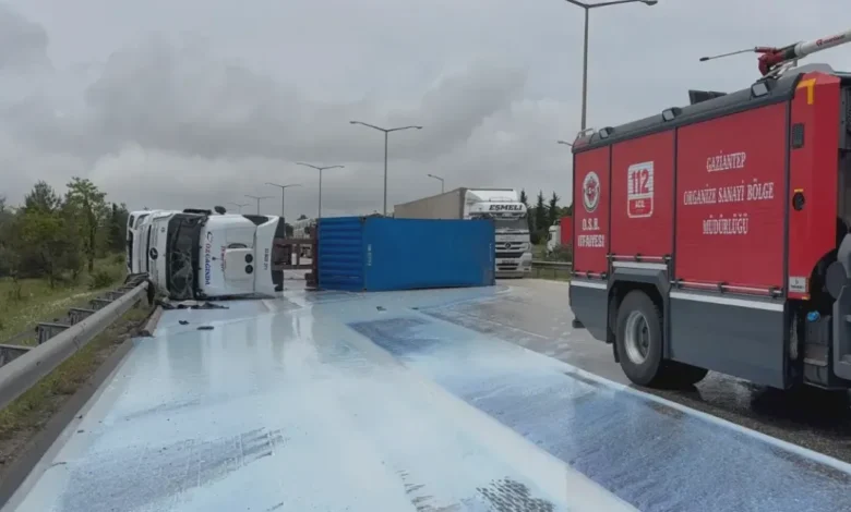 Gaziantep zincirleme kaza - Yağışlı Yol: Gaziantep'te Zincirleme Kaza!