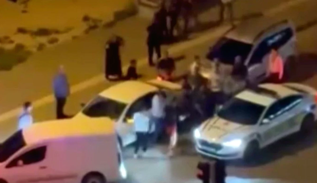 Akkent'te Trafik Tartışması Büyüdü: 6 Gözaltı