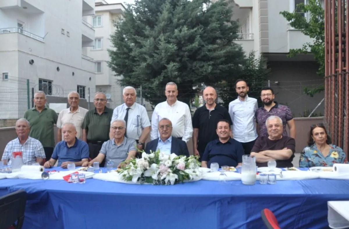 Eğitim Gönüllüleri Bursiyerlerle Buluştu