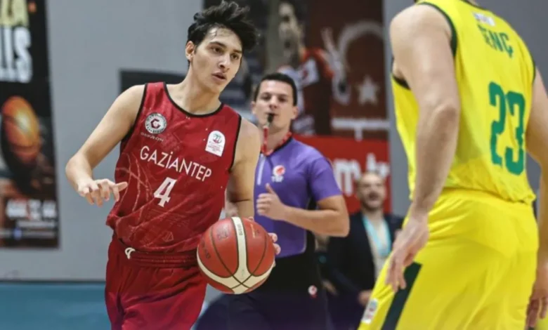 Emir Arda Sivas - Emir Arda Sivas: Gaziantep basketbolundan Göztepe'ye