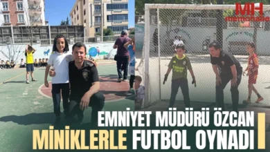 Emniyet Müdürü çocuklara ilham - Emniyet Müdürü Futbolla Çocuklara İlham Verdi