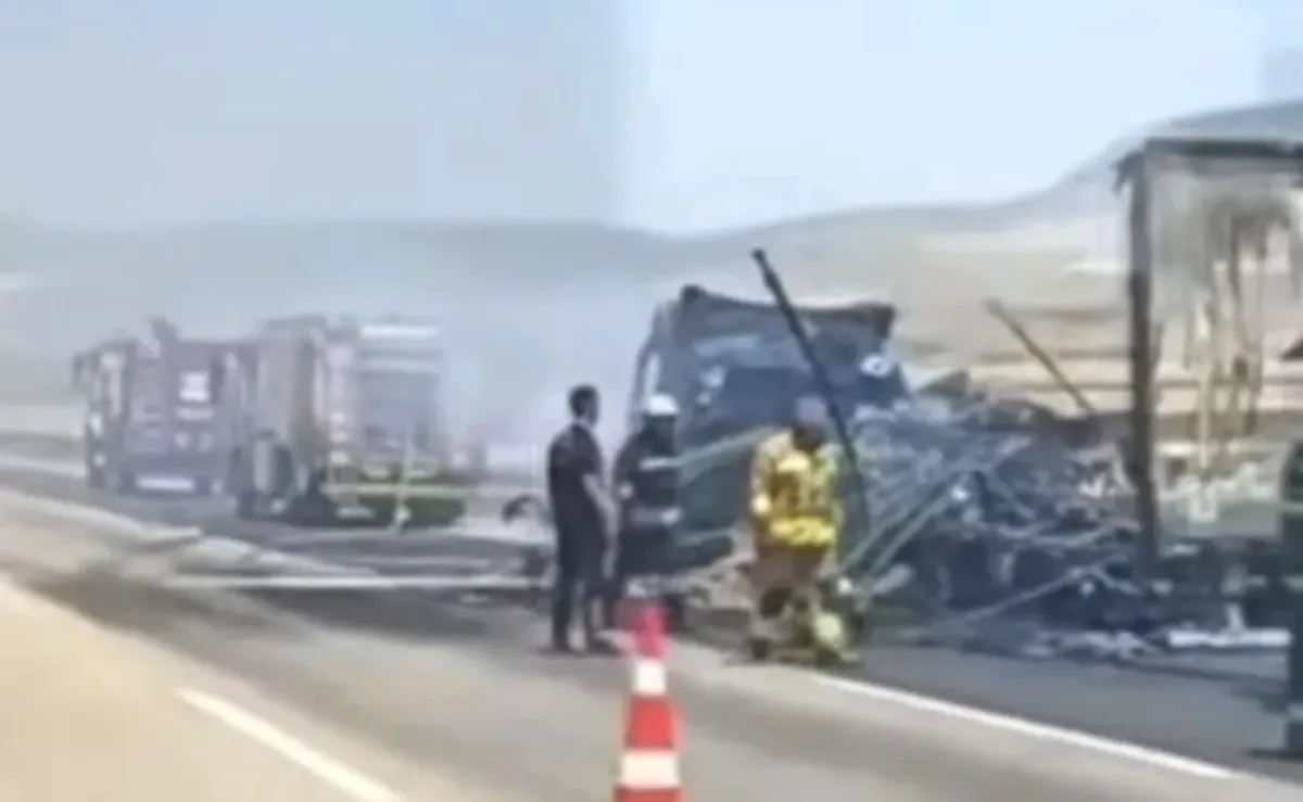 Gaziantep Otoyolunda Tır Yangını: Trafik Durdu