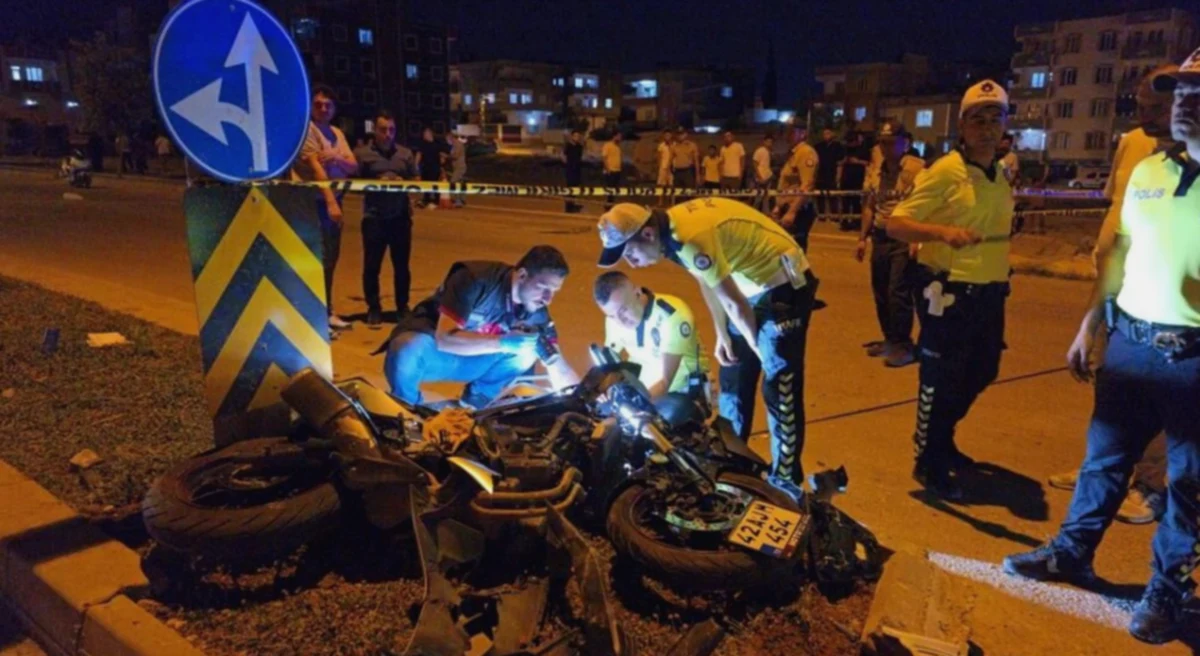 Nizip Trafik Kazası: Nizip'te Kafa Kafaya Çarpışma - Yara...