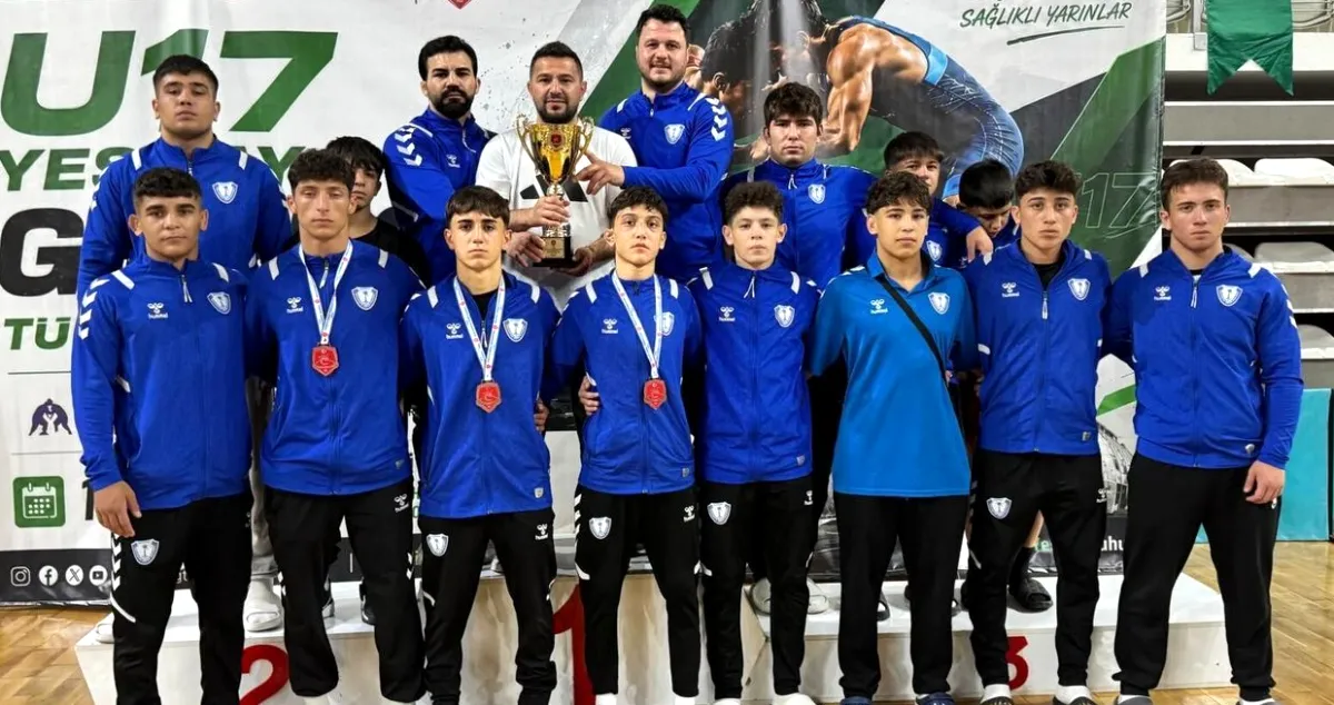 Şahinbeyli Güreşçiler Şampiyon