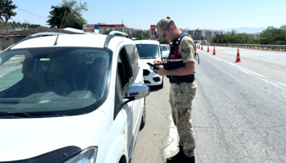Gaziantep Huzur Güvenlik Taraması: 25 Aranan Bulundu
