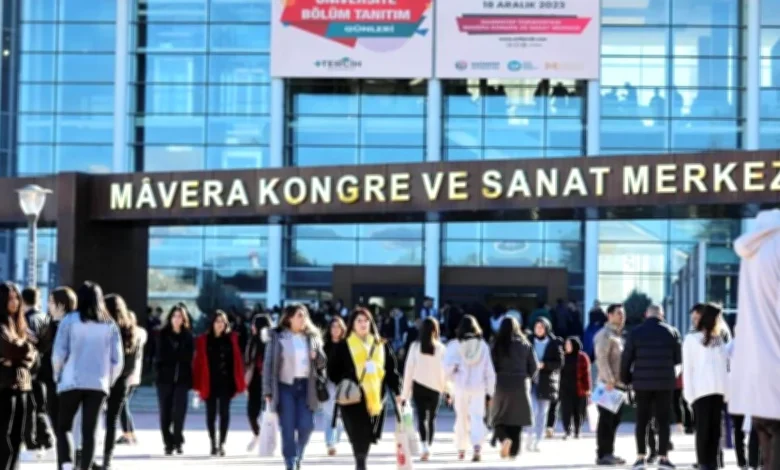 GİBTÜ Tercih Günleri - GİBTÜ: Tercih Günleri ile Öğrencilere Yol Gösteriyor