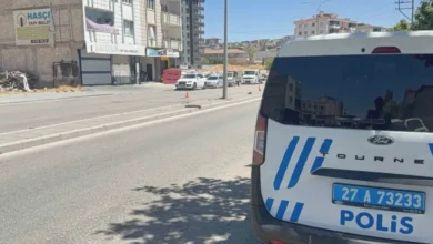 sokakta eşine silahlı saldırı - Sokakta Dehşet: Eşine Silahlı Saldırı