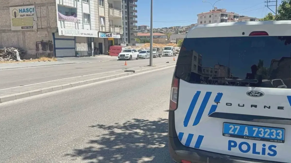 Sokakta Dehşet: Eşine Silahlı Saldırı