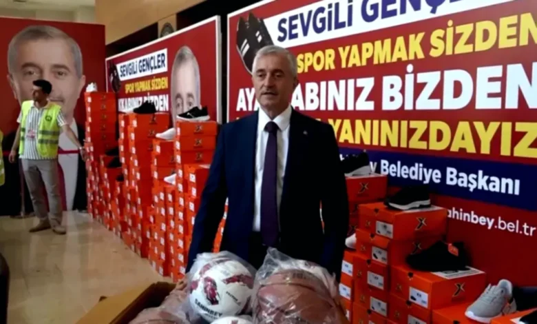 karne hediyesi spor - Tahmazoğlu'ndan öğrencilere karne hediyesi