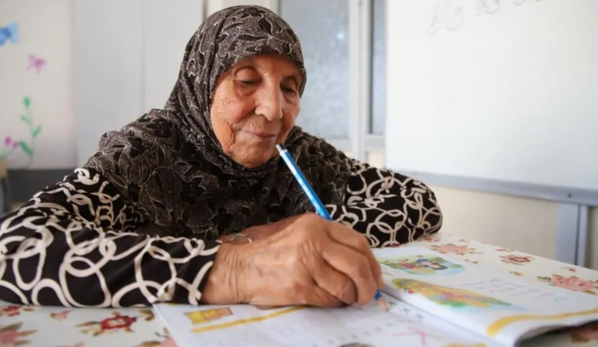 78 Yaşında Okuma Yazma Hayali Gerçekleşti